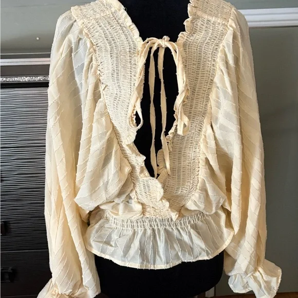 Cream Blouse - Picture 2 of 2